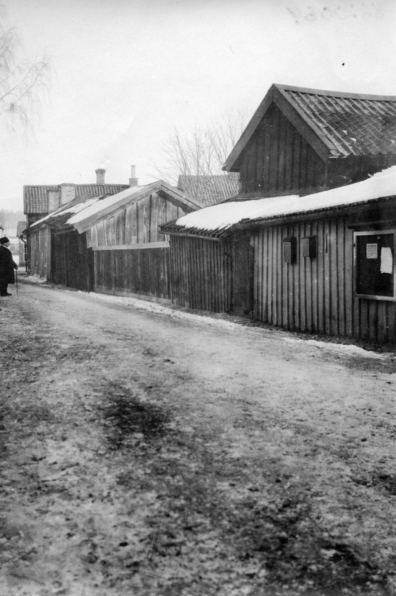 Lilla kyrkogatan. Givare Kjellström.