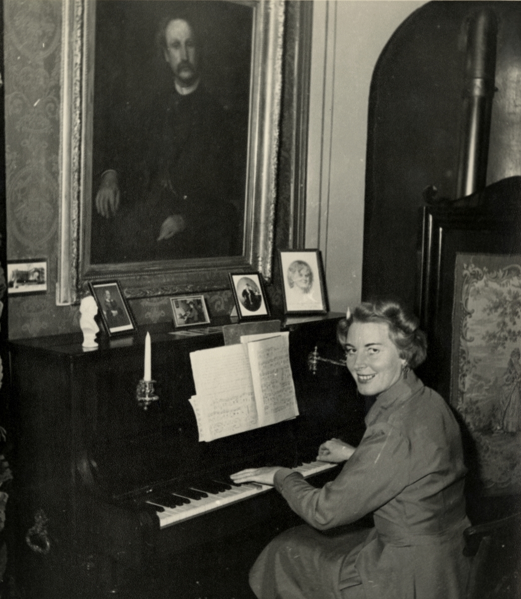 Bilde av en etterkommer etter Thomas Tellefsen. Bilde tatt i forbindelse med åpningen av musikkhistorisk museum.