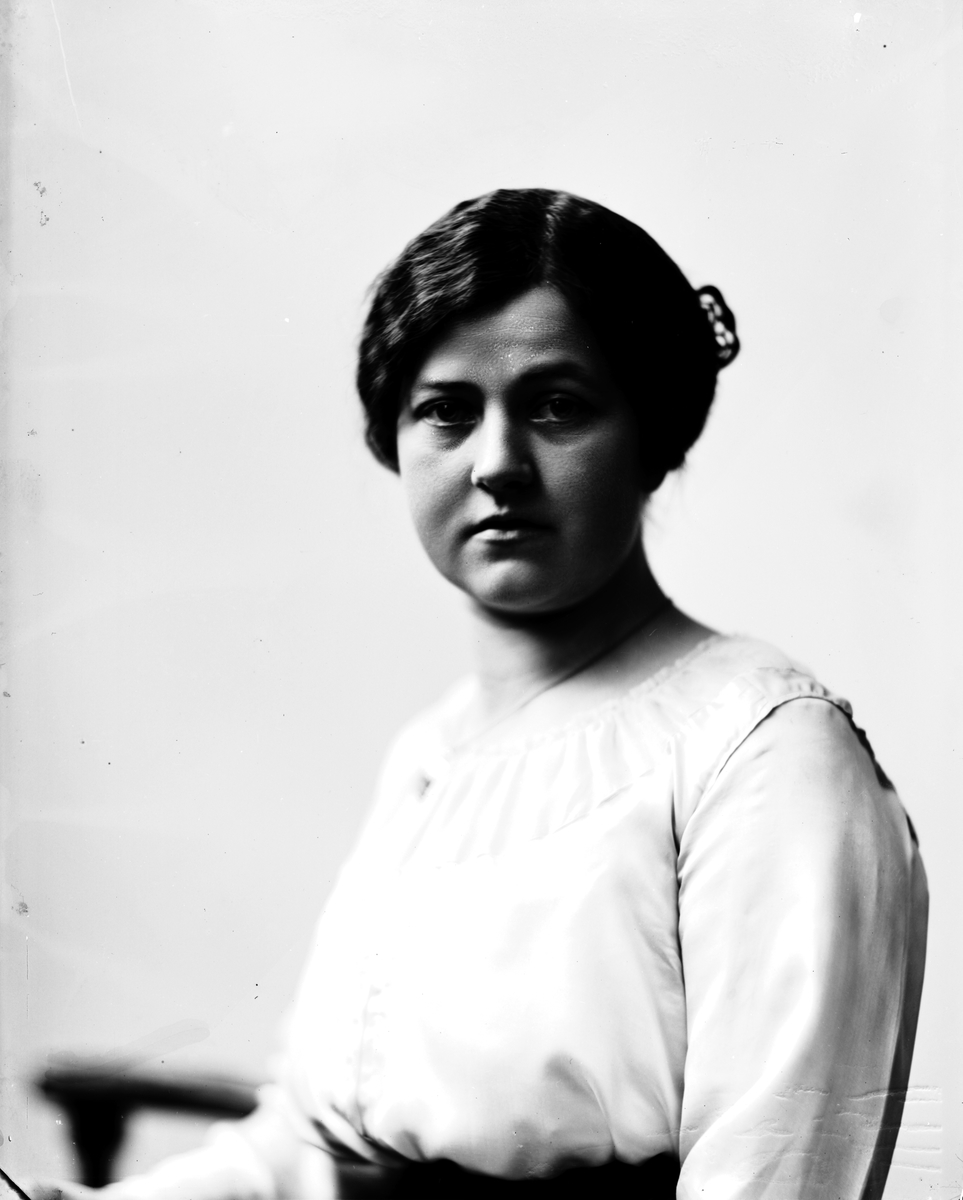 Fröken Ellen Strömberg, Staketgatan 15. Januari 1918





