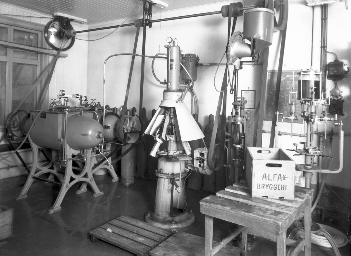 Konsum Alfa Bryggeri. Interiör av bryggeriet. Den 25 november 1932