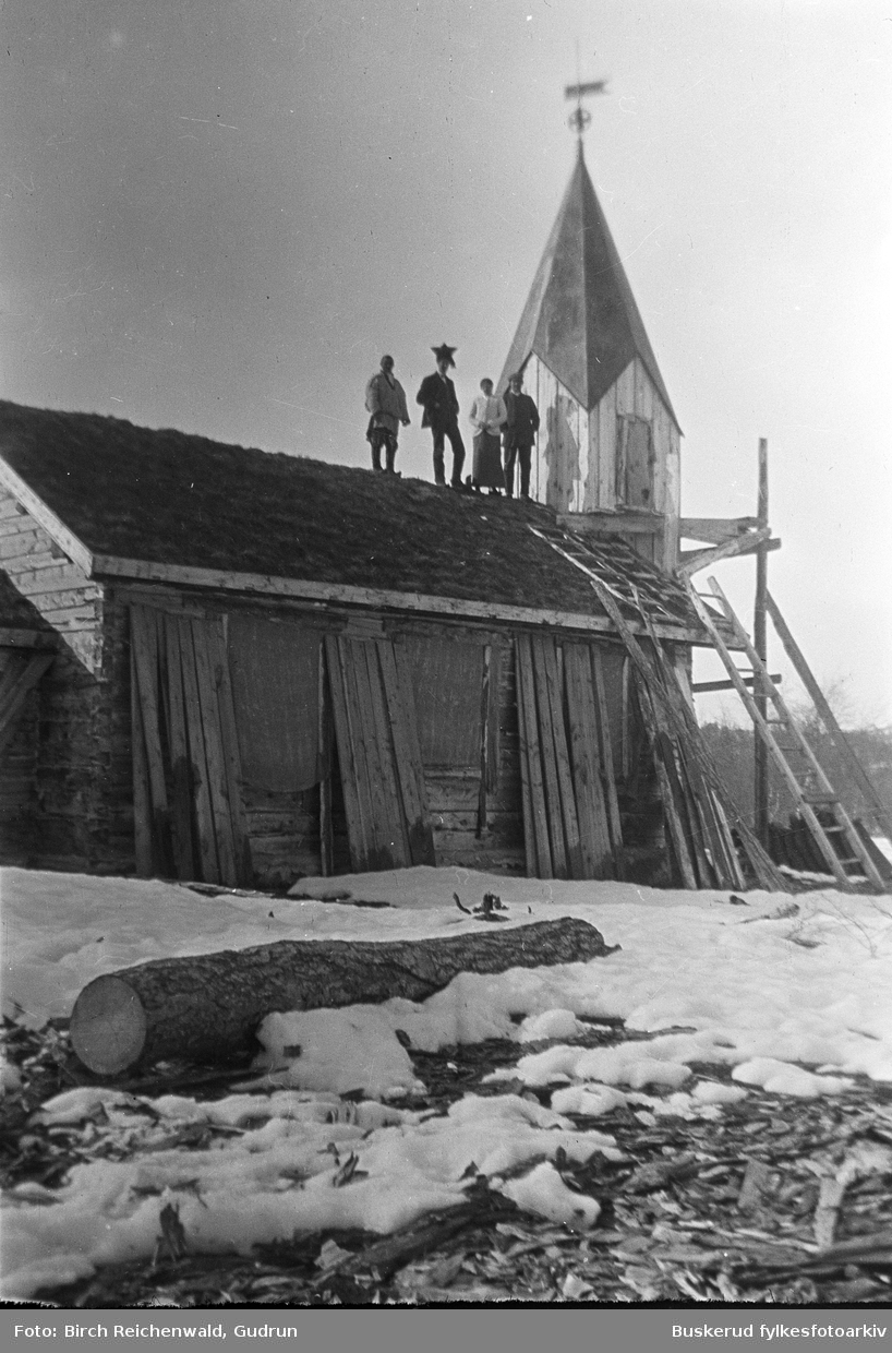 Beaivvasgieddi kapell
Bygging av kapellet som stod ferdig i 1915