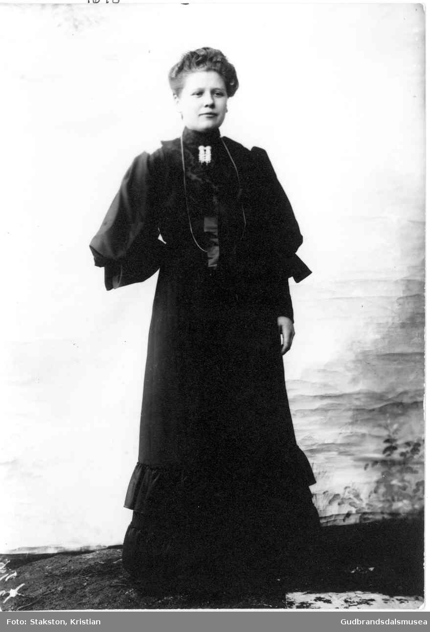 Anne Lindsheim, Eiesar (f. 1888 g. Nelson)