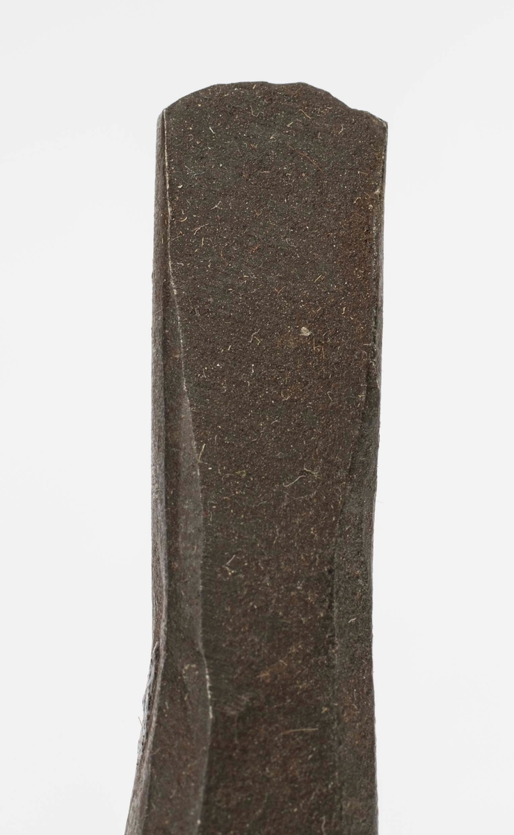Gammelt jernbor trolig smidd ved Sølvverket. Disse var
alminnelig brukt på slutten av det 19de århundre. Jf. BVM
109.