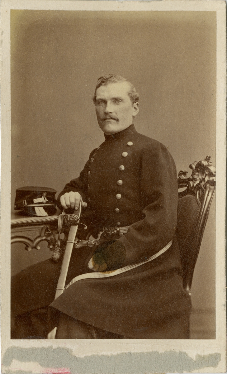 Porträtt av Carl Alexander Åkerman, löjtnant vid Hälsinge regemente I 14.
