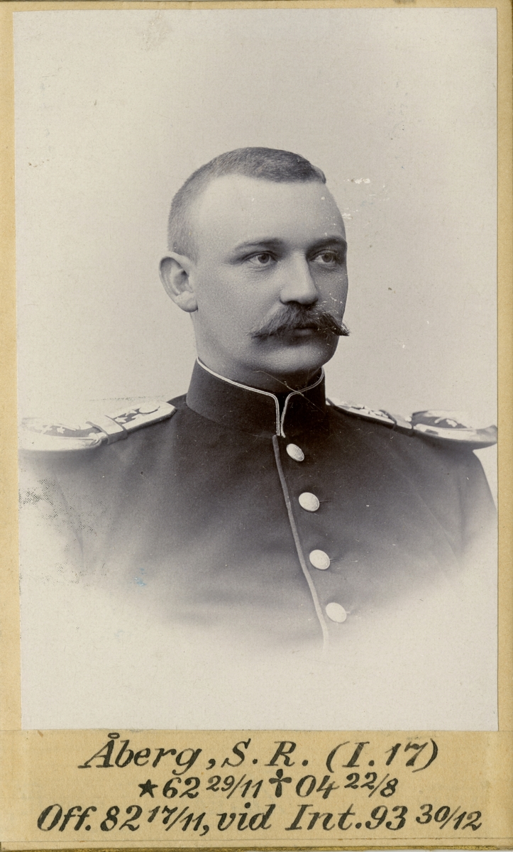 Porträtt av Sven Ragnar Åberg, officer vid Bohusläns regemente I 17 och Intendenturkåren.