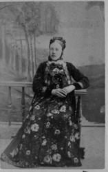 Portrett,bunad og sølje.
Birgit Jallen.