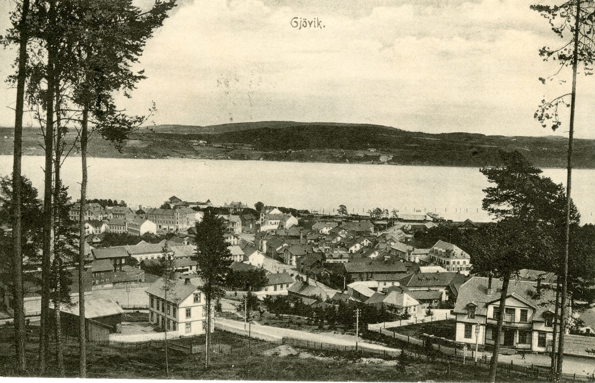 Postkort med motiv fra Gjøvik. Sendt i 1911.
