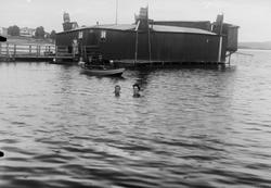 Badehuset på Storhamarstranda i Hamar. I bruk fra 1882-1930.