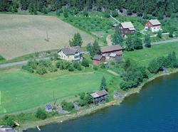 Flyfoto, Lillehammer, Vingnes med Risestranda. Gården er gan