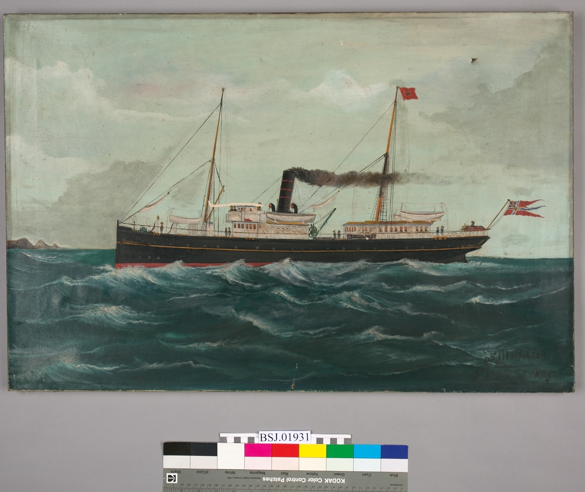 Skipsportrett av dampskipet KONG HAAKON under fart med unionsflagg akter.