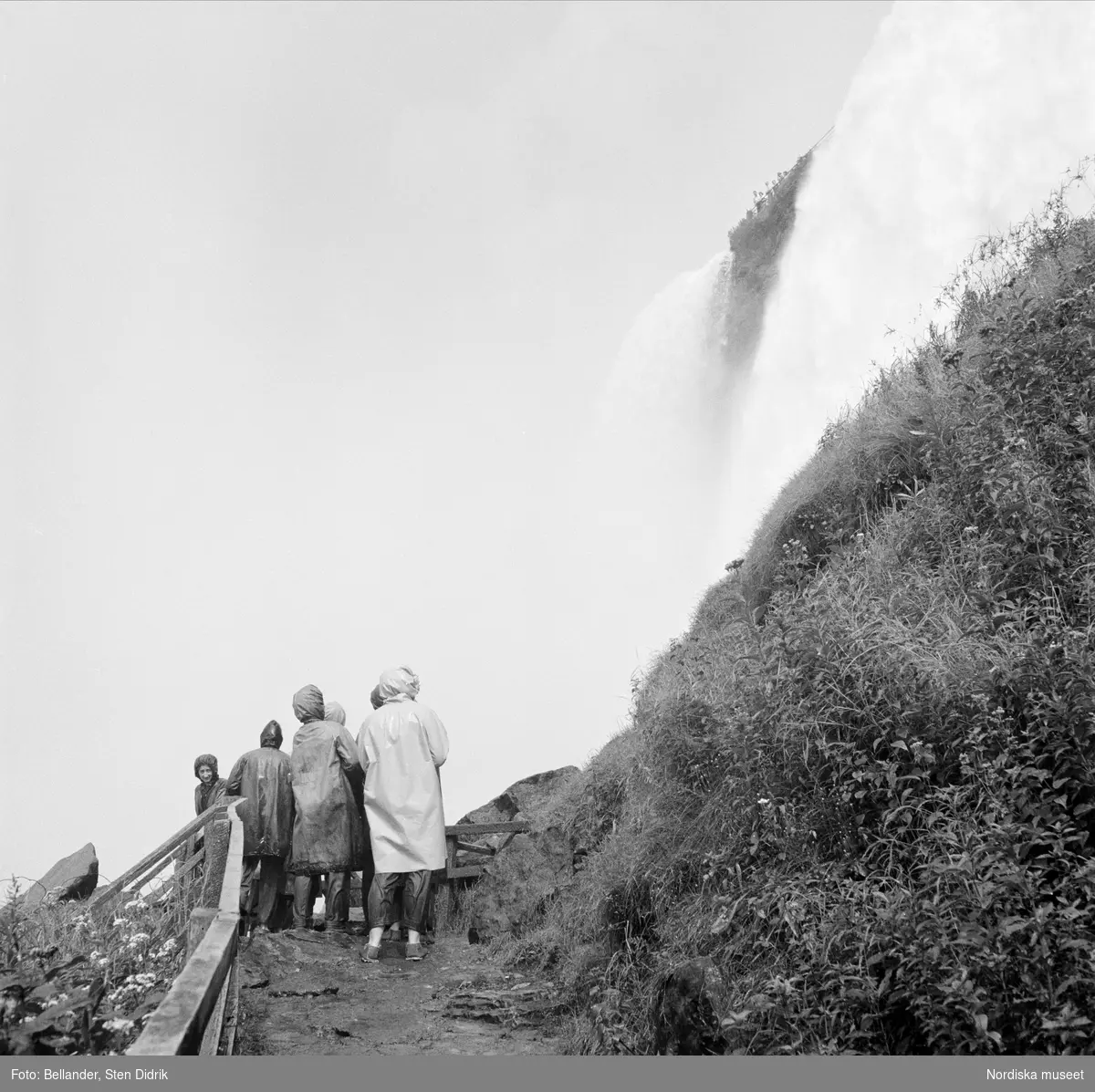 Turister vid Niagarafallet