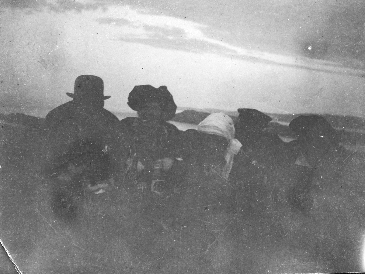 "Paa Hornøen sommeren 1916"