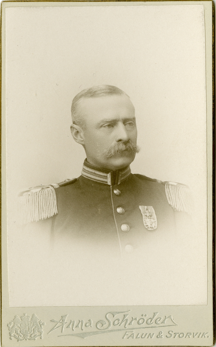 Porträtt av Ernst Frisell, major vid Upplands regemente.