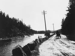 Mosseveien langs Gjersjøen.