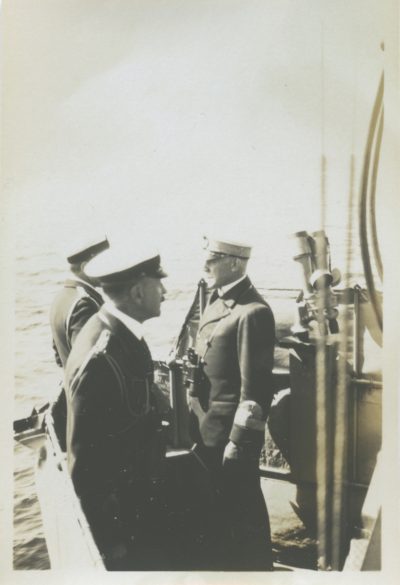 På flaggens brygga 1929
Kommendör Lindström
Amiral Åkermark
