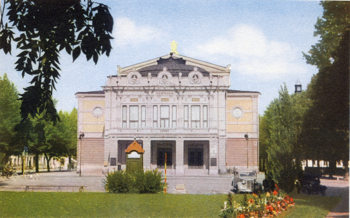 Gävle stad – Norr. Esplanaden mot Teatern. Ritad av arkitekt F. Nyström. Uppförd 1878.
