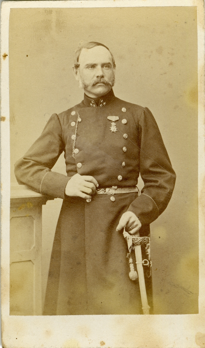 Porträtt av Carl Wathier Klingspor, kapten vid Närkes regemente.