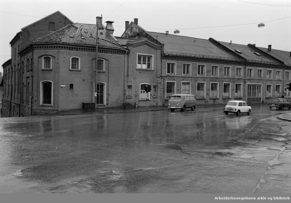Maridalsveien: Sosialsenteret, Nora Fabrikker mot Brenneriveien. November1972