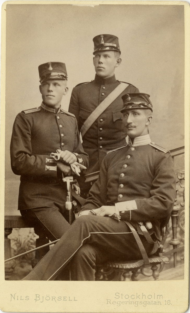Porträtt av Bertil Lilliehöök, Gösta Lillehöök och Fredrik Falkenberg vid Krigsskolan 1891.