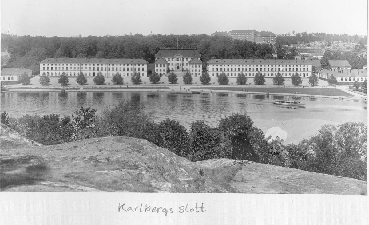 Karlbergs slott sett från höjd på Kungsholmen.
