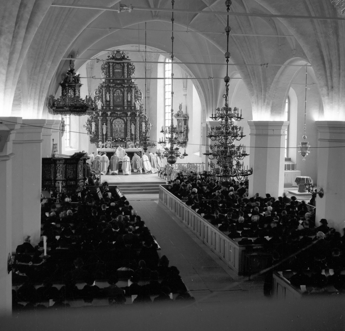 Kyrkoherde-installation i Heliga Trefaldighet. Mars 1939. Reportage för Gefle Dagblad


