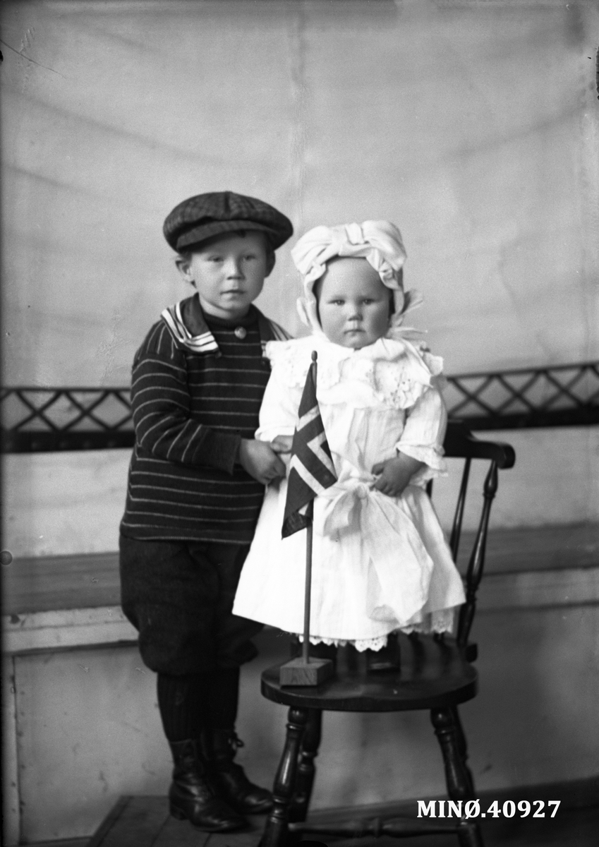 Portrett av to små barn - Jensehaugens barn