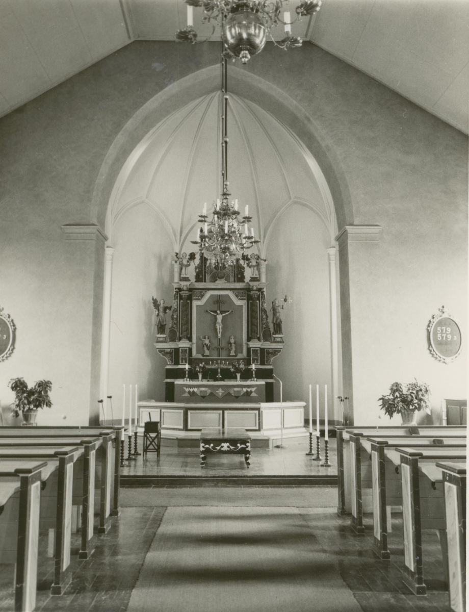 Interiör av Virserums kyrka.