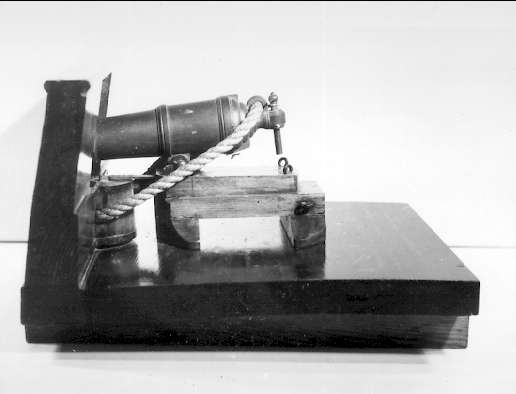 Kanonmodell, kanonadlavett 24-pundig av engelsk modell. Marinmuseet.