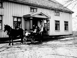 Prestegården i Trøgstad, sogneprest Johan Peter Kjølstad på 