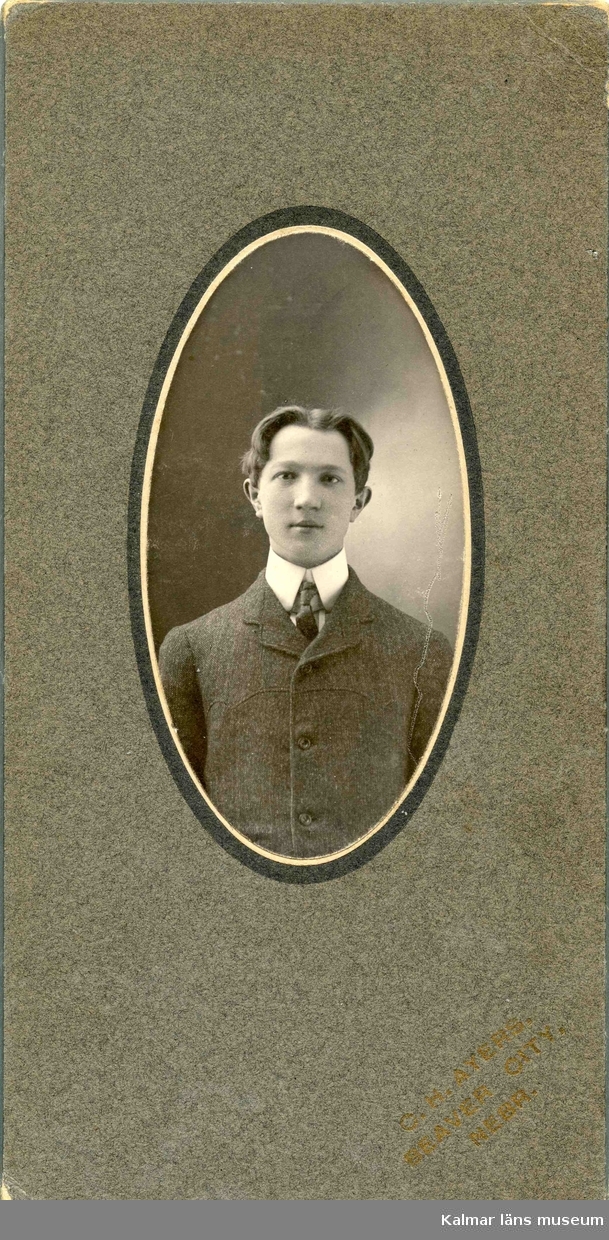 Skomakarmästare Peterssons äldste son Gustaf i USA.