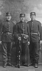 Gruppebilde, menn, uniformer.