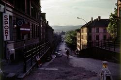 Jens Bjelkes gate vestover fra Sørli plass.