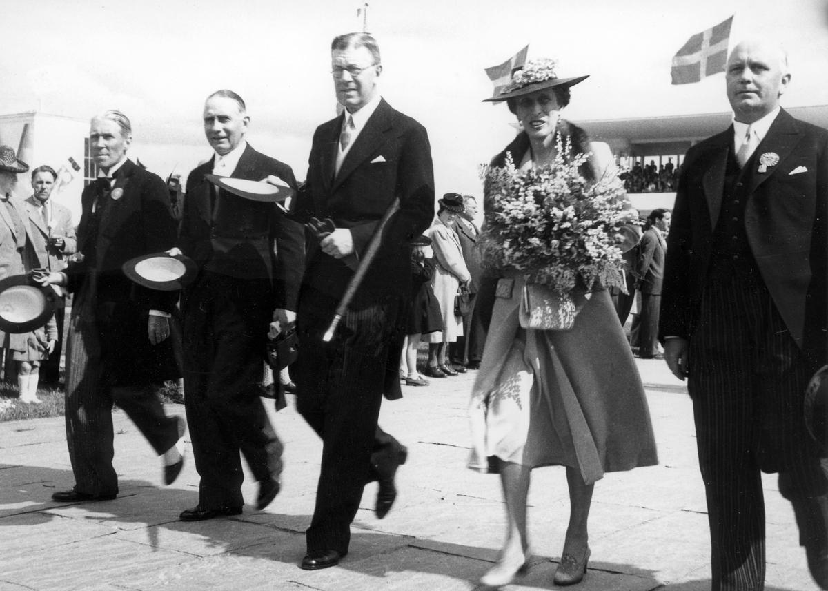Kronprins Gustaf Adolf och Louise. Gävle jubileumsutställning 1946.