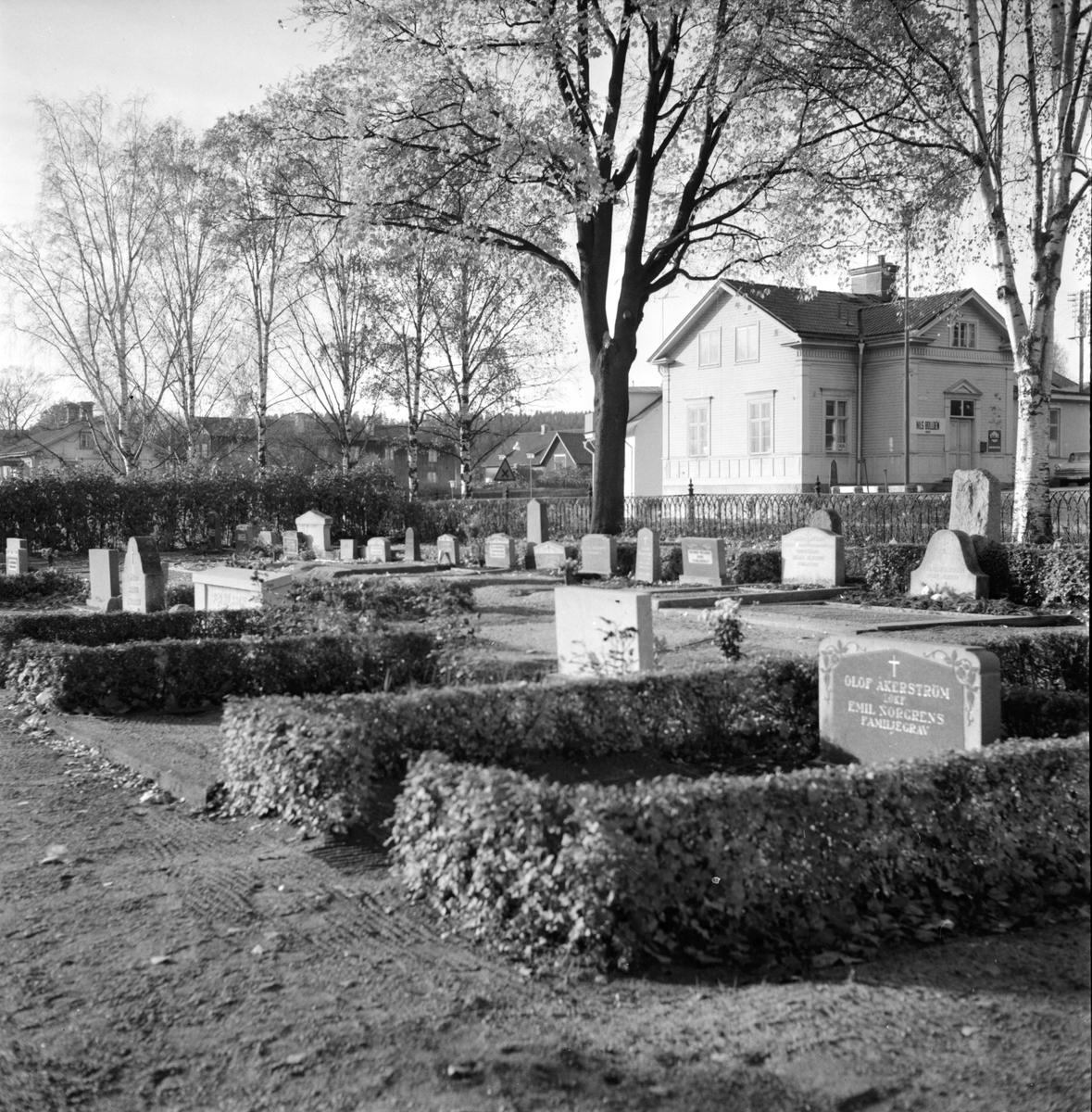 Bollnäs kyrkogård,
Olika slag av gravvårdar,
19 Oktober 1965