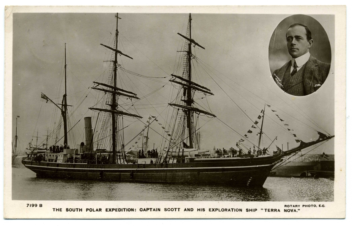 Vykort med fartyget Terra Nova och infälld oval porträttbild med R F Scott. "The South Polar Expedition: Captain Scott and his exploration ship 'Terra Nova."