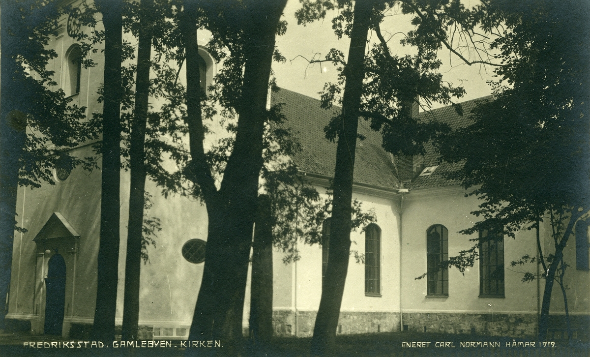Fredrikstad. Østsiden. Gamlebyen. Østsiden kirke. Østre Fredrikstad kirke.

Enerett; Car Normann 1919.l