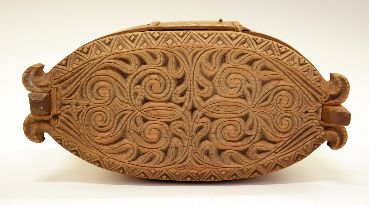 Akantusranker, hjerter, blader