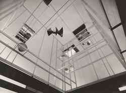 Utstillingsstand for emaljearbeider ved Triennalen i Milano 