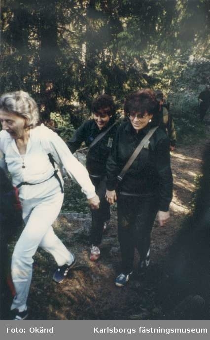 Soldatprov 1989-05-26 för personalen vid förvaltningsledningen och mfd kar. För banläggningen svarade Knut Axelsson och han hade förlagt starten till Tivedstorp och slutmålet var Granvik. Ass Birgit Edh, ass Monica Strandlund och Bint Ginger Johansson.