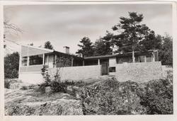Arkitekt Erling Viksjøs eget sommerhus [Fotografi]