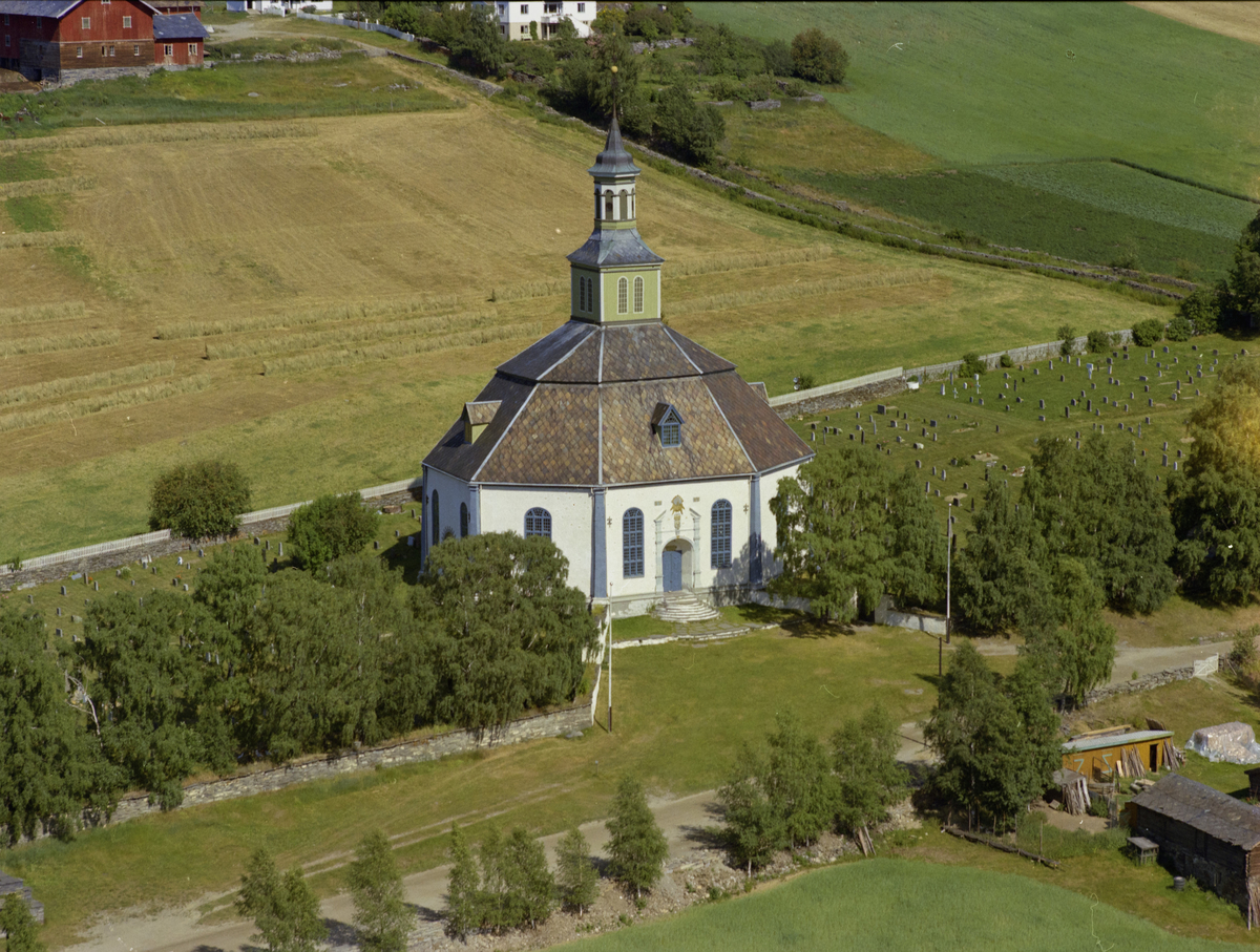 Sør Fron kirke, Hundorp.