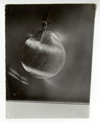 Terrellaeksperiment med et lysfenomen lignende nordlys.