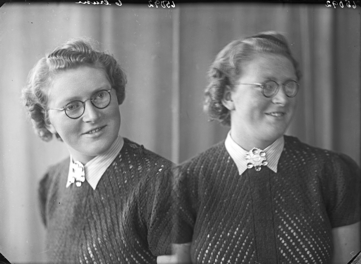 Portrett. Kvinne med briller. Bestilt av Thea Gunderstad. Sjøllestrømmen