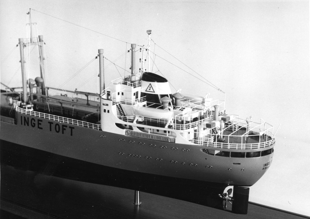 Byggenr. 43 v. LMV: Inge Toft.