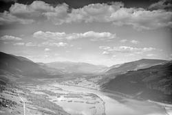 Hundorp, Brua midt i bildet, Sør-Fron