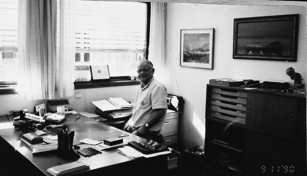 Odd Harald "Buster" Sirevaag (18.2.1928 - 12.9.2003) i kontorstolen.