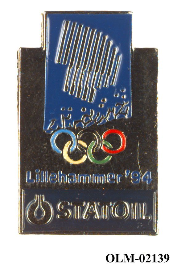 Stående rektangulært merke med emblemet for Lillehammer '94 øverst og logo for Statoil nederst.