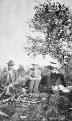 Fuglejegere. Hogne Bjøntegaard, Jon Høye, ukjent,