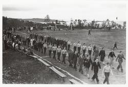 Defilering på Landsåsbanen.