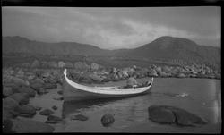 Immaribu, Godalen, Lindtners hus, mor med lille Paul. August